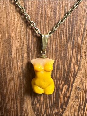 Mini Alashan Agate Yellow and Cream Lady Body Carving Necklace on Chain